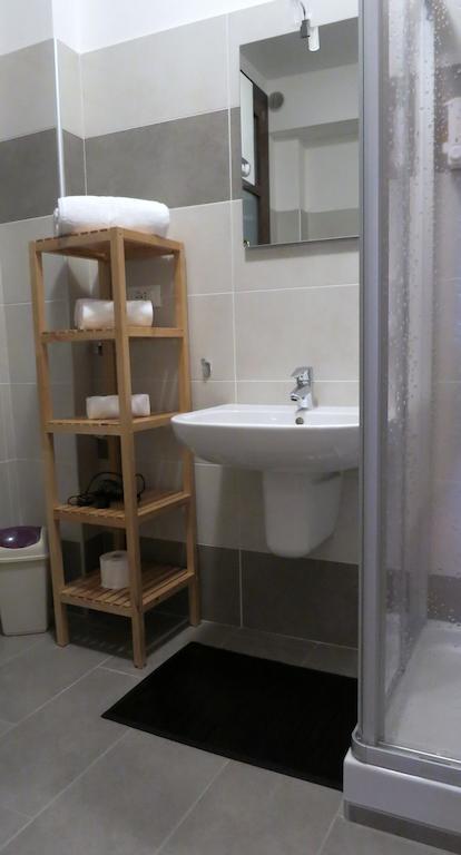 Double Room Private Bathroom,997889034:JPEG
